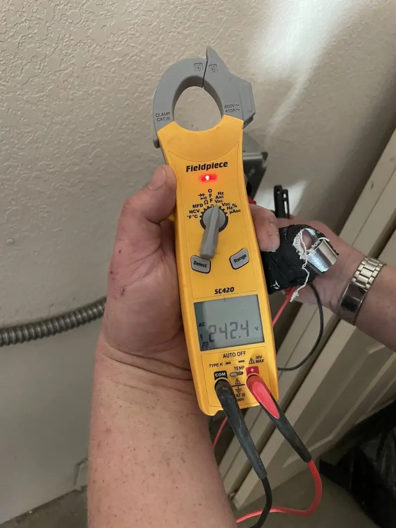 Voltage testing with clamp meter during Generator Installation in Campbellsville